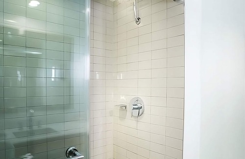 Brush - Stewarts Hotel | Walking Distance to Daytona Lagoon w/Pools & Spa!