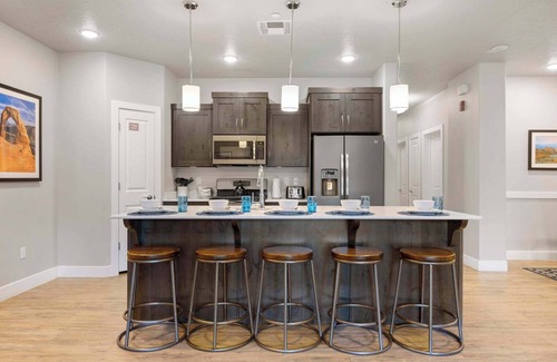 St. George Condo | Walking on Sunshine Ground Level