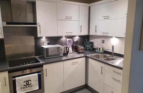 Wapping Apartment | WALKING TO TOWER BRIDGE