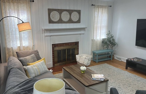 Fry's Spring House | Walking to UVA in a wonderful neighborhood