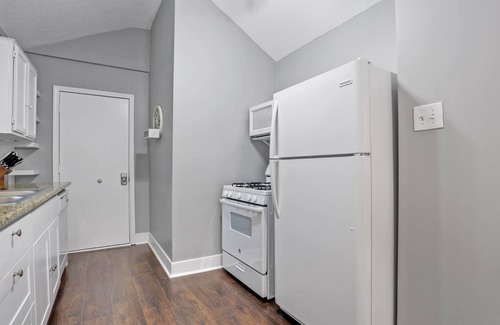 Mission House | ☀️Walking Trail☀️XL Fenced Backyard ☀️Cul-de-sac☀️800ft² ☀️💤 Street☀️