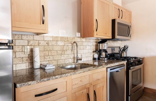 Bend Apartment | Wall Street Suites