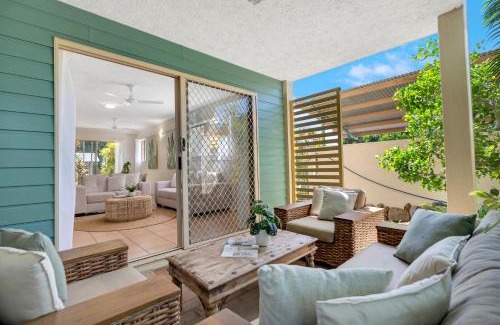 Trinity Beach Apartment | Wallaby Beach House - Resort-style Comforts