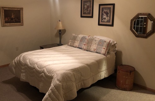 Canyon House | Wallace Ranch w/arena, corrals, fire pit, pool table, outdoor shower & HOT TUB!