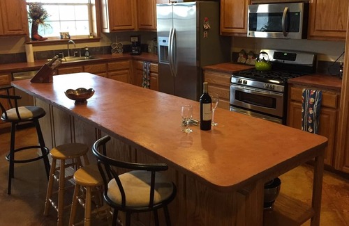 Canyon House | Wallace Ranch w/arena, corrals, fire pit, pool table, outdoor shower & HOT TUB!
