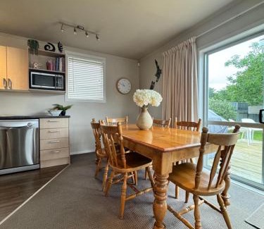 Turangi House | Walnut Cottage, Turangi/Tongariro