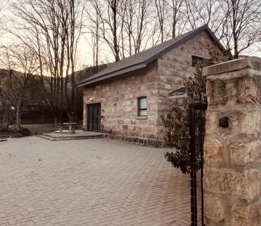 Clarens House | Walnut Cottage