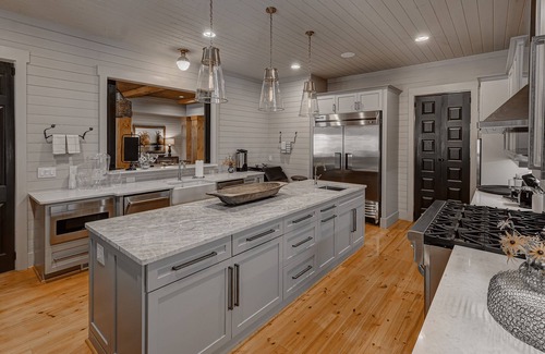 Ellijay Cabin | Walnut Grove 11-BR Lodge: corporate retreats & reunions - on 280 private acres