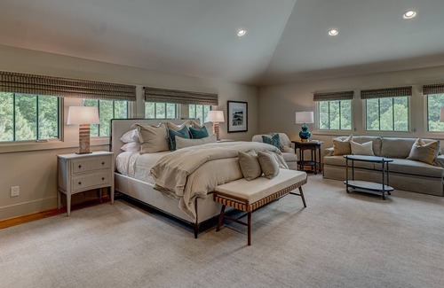 Ellijay Cabin | Walnut Grove 11-BR Lodge: corporate retreats & reunions - on 280 private acres