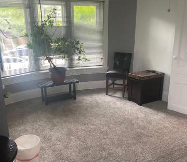Walnut Hills House | Walnut Hills Studio/ Private room