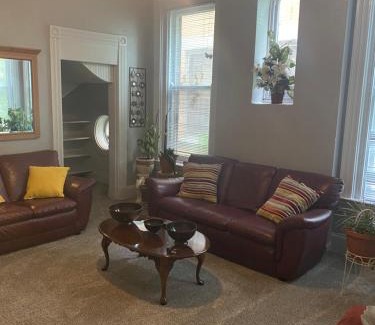 Walnut Hills House | Walnut Hills Studio/ Private room