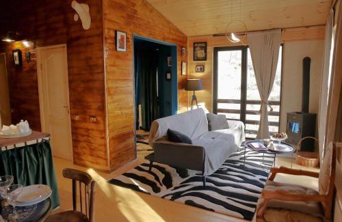 Manglisi House | Walnut house