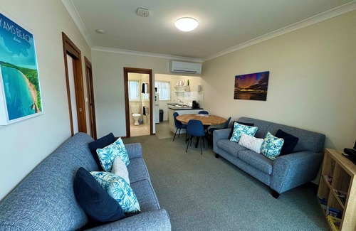 Hyams Beach Apartment | Walters Holiday Flats @ Hyams Beach (Flat 1) - Book 7 nights pay for only 6*