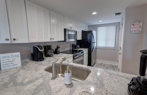 Seagrove Beach House | Walton Dunes 7, Beachfront, Private Beach. 4BeachChairs, 2Umbrellas