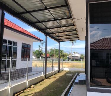 Kampung Pengkalan Maras House | Wan Geylang Homestay