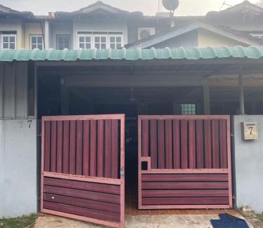 Bandar Indera Mahkota House | Wan homestay