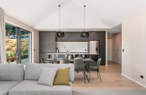 Wanaka House | Wanaka Views | Outdoor area | Games room | Sleeps 8