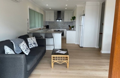 Salamander Bay House | Wanda Beach House, 100 mtrs to beach. Linen & towels. Pets allowed.