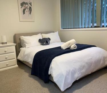 Salamander Bay House | Wanda House - Close to beach Linen Pets