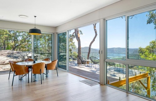 Mount White House | Wandana and Hawkesbury River Clifftop Home