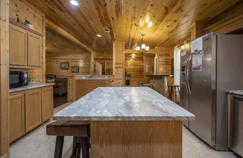 Broken Bow Cabin | Wander Inn/Hot-tub/Airhockey/Broken Bow Lake/Fishing/Fire Pit