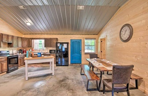 Broken Bow Cabin | Wander Inn Lodge New Construction Minutes from Mountain Fork River