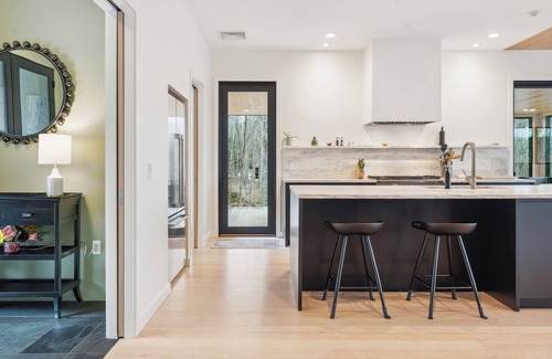 Stowe Hollow House | Wander Stowe Hollow sleeps 10, w/Workstations, 5 Bedrooms