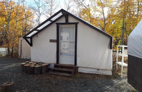 Haines Junction Hostel | Wanderer's Inn Backpackers Hostel