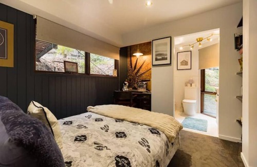 Wongawallan Cabin | Wanderers Willow Chalet 9A Double Room