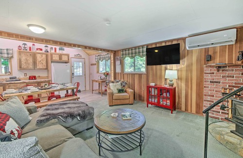 Packwood Cabin | 'Wandering Elk' Cabin Retreat w/Golf Access!