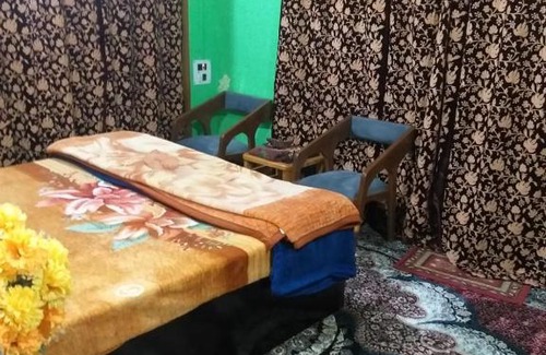 Srinagar House | Wani Guest House