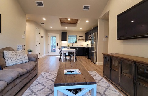 Boerne House | "Wanna see some DEER? Our Clean and Peaceful Guesthouse!