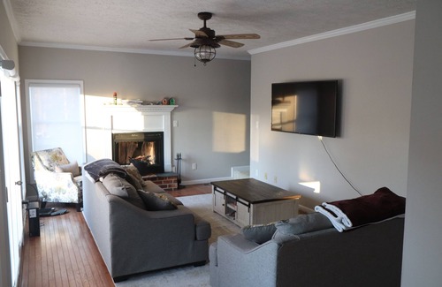 Mount Holly House | Want seclusion for your vacation? 5 acres of serenity!