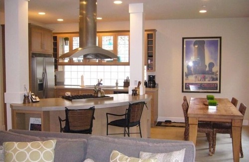 Eastside Santa Cruz House | WANT TO GET AWAY FOR A FEW DAYS BUT DON’T WANT TO GO FAR, COME TO SANTA CRUZ