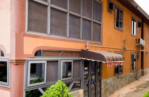 Kumasi House | Wanzy Guest House