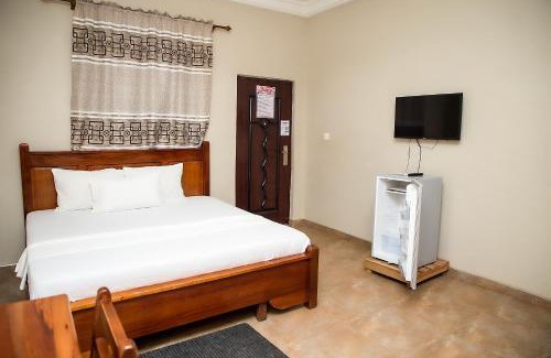 Kumasi House | Wanzy Guest House