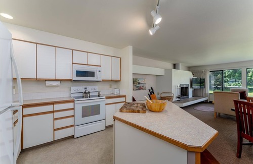 Wapato Point Condo | Wapato Point Condo on Lake Chelan with Resort Amenities! 2Bed/2Bath, Ground Floor-Unit 654