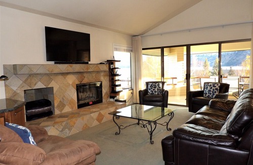 Wapato Point Apartment | Wapato Point Halmalka 514-B 3 bed 2 bath, Lake View, By Outdoor Pool