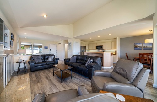 Wapato Point Condo | Wapato Point Halmalka Condo 510-A, 3 bed 2 bath, Sleeps 8, Next to Outdoor Pool