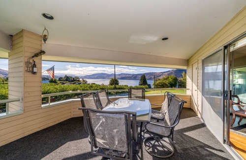 Wapato Point Condo | Wapato Point Halmalka Condo 512B Sleeps 8 by Outdoor Pool, Sandy Beach Amenities
