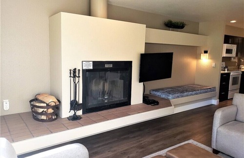 Wapato Point Condo | Wapato Point Resort Condo - Right on Lake Chelan!