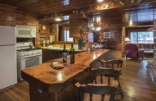 North Wawona Cabin | Wapiti (37), A large, well-equipped mountain home inside Yosemite National Park
