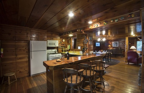 North Wawona Cabin | Wapiti (37), A large, well-equipped mountain home inside Yosemite National Park