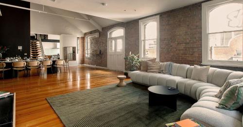 Melbourne Central Business District Apartment | Warburton's Loft