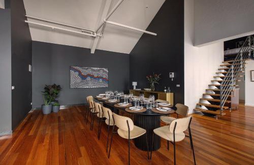 Melbourne Central Business District Apartment | Warburton's Loft