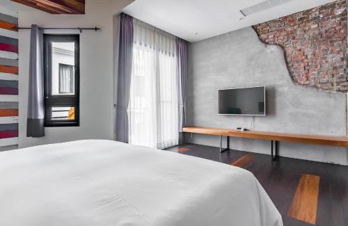 Big Beach House | Warehouse Inn