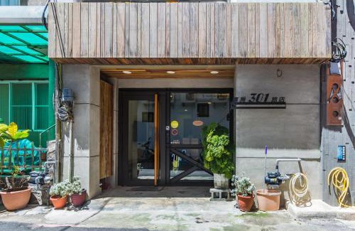 Big Beach House | Warehouse Inn