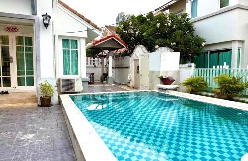 South Pattaya Villa | Warisa Garden Pool Villa