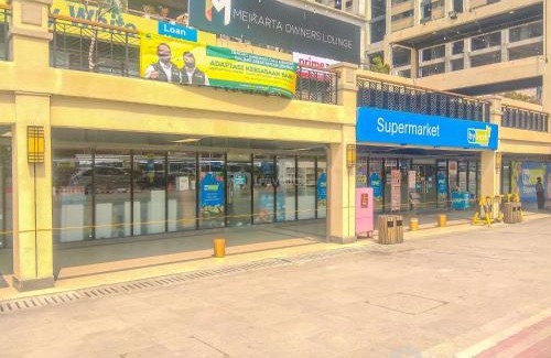 Cikarang Apartment | Warm and Cozy Living 3BR at Meikarta Apartment By Travelio