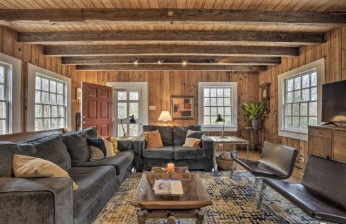 Pittsboro House | Warm and Peaceful Home with Fire Pit on Haw River